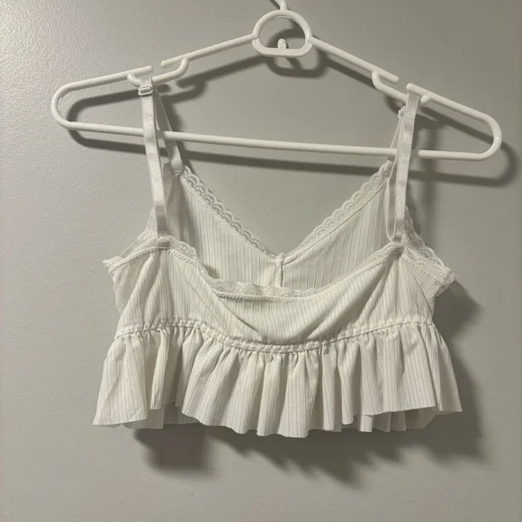 White Ruffled Women's Top Large - Picture 2 of 3